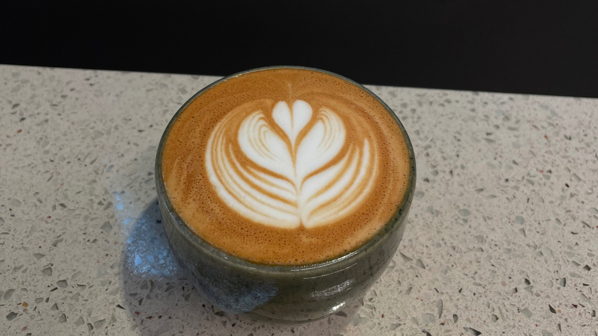 "Sekolah Tinggi-Tinggi, Buat Kopi Je?"